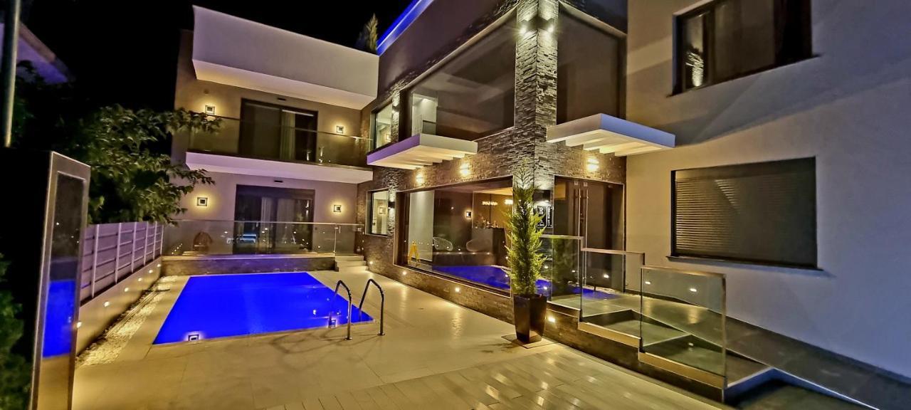 Luxsuites Ofrinion Bagian luar foto