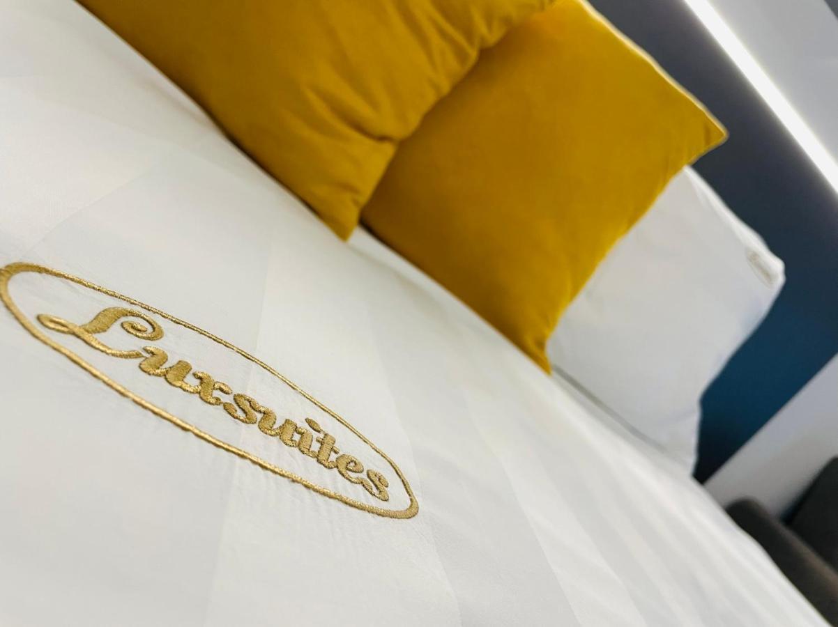 Luxsuites Ofrinion Bagian luar foto