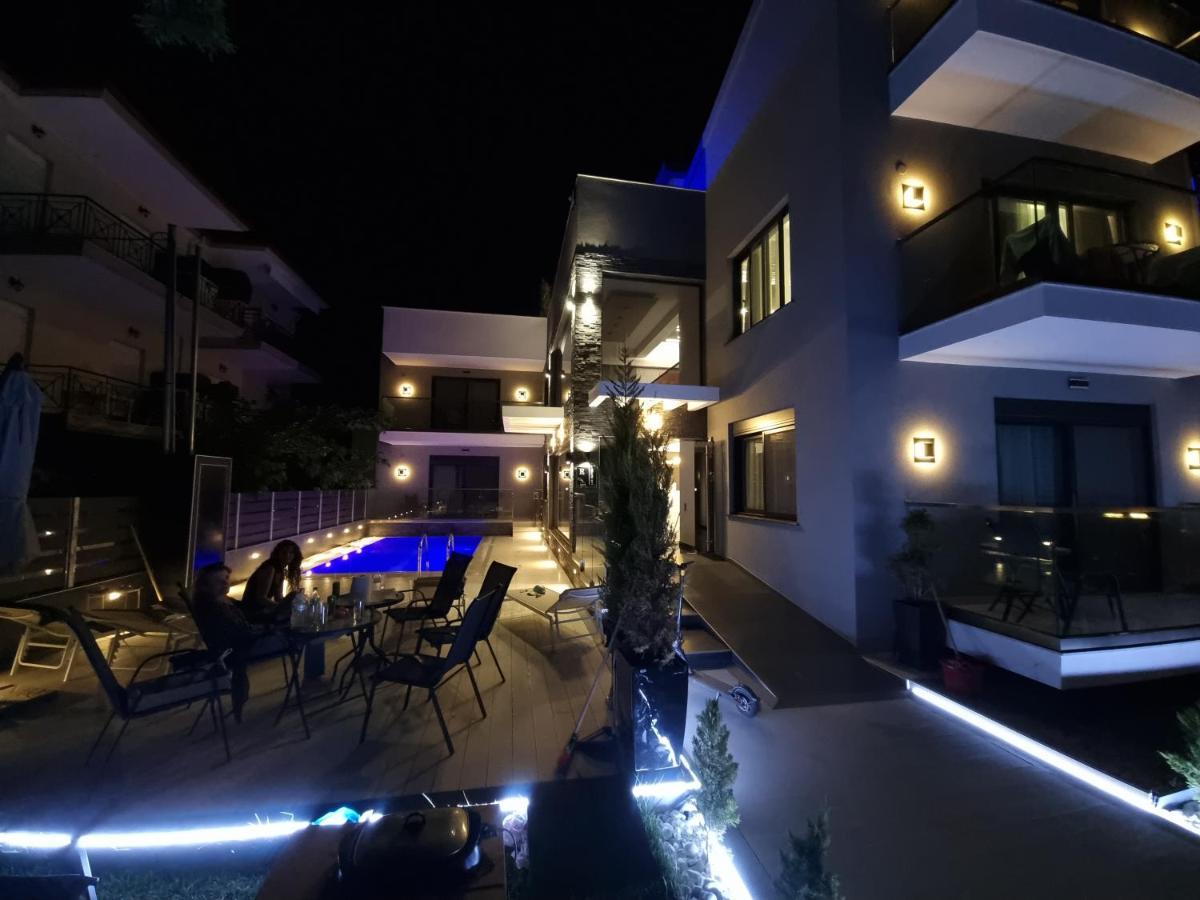 Luxsuites Ofrinion Bagian luar foto