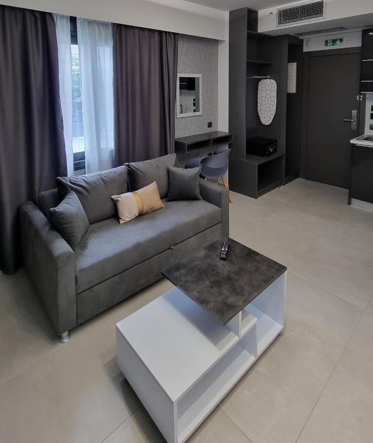 Luxsuites Ofrinion Bagian luar foto