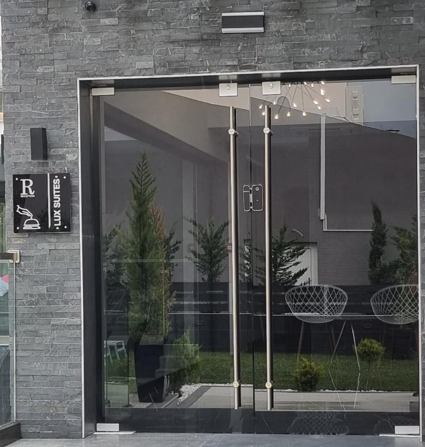 Luxsuites Ofrinion Bagian luar foto
