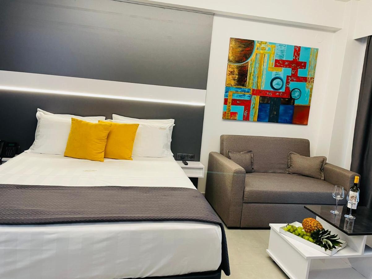 Luxsuites Ofrinion Bagian luar foto